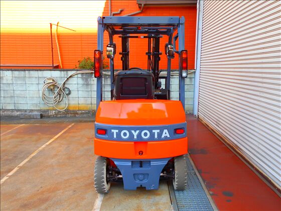 1.5t バッテリー車（座席式）