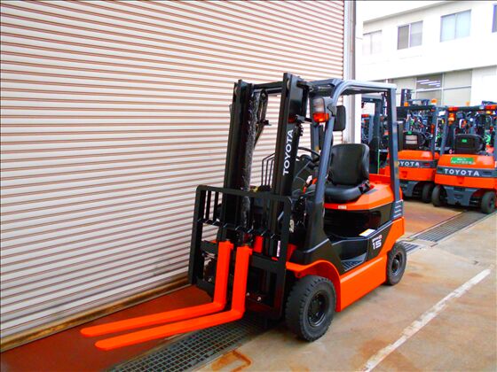 1.5t バッテリー車（座席式）