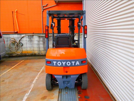 1.5t バッテリー車（座席式）