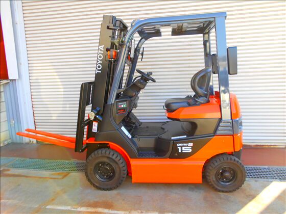 1.5t バッテリー車（座席式）