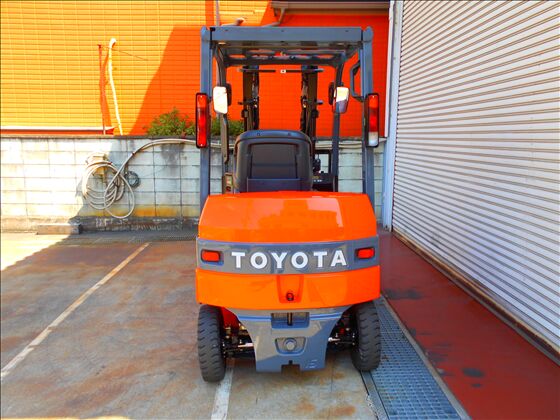 1.5t バッテリー車（座席式）