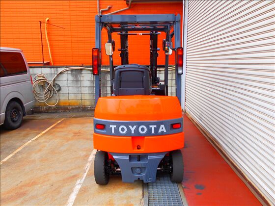 1.5t バッテリー車（座席式）
