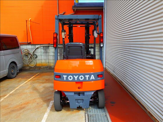 1.5t バッテリー車（座席式）