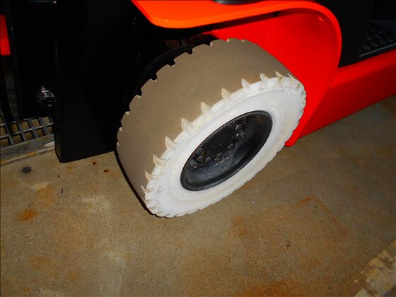 1.5t バッテリー車（座席式）