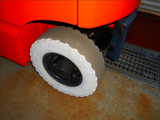 1.5t バッテリー車（座席式）