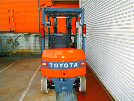 1.5t バッテリー車（座席式）