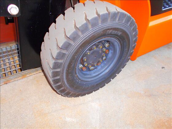 1.5t バッテリー車（座席式）