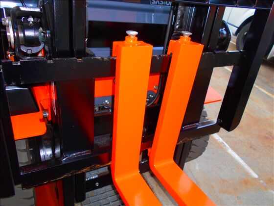 1.5t バッテリー車（座席式）