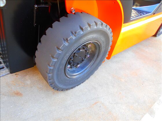 1.5t バッテリー車（座席式）