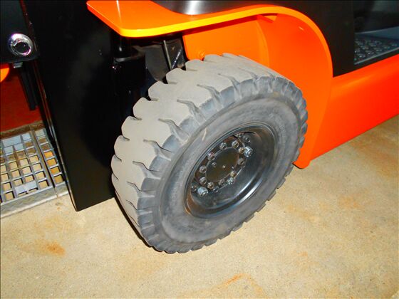 1.5t バッテリー車（座席式）