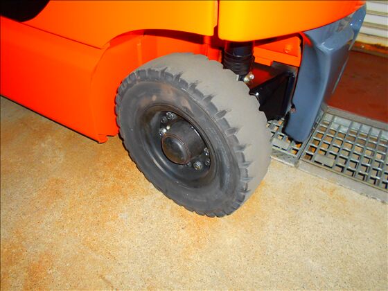 1.5t バッテリー車（座席式）