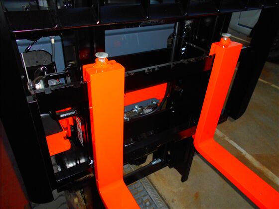 1.5t バッテリー車（座席式）