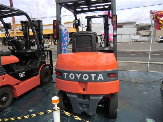 1.5t バッテリー車（座席式）