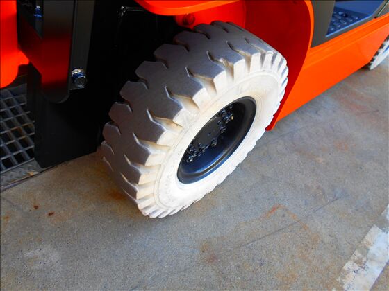 1.5t バッテリー車（座席式）