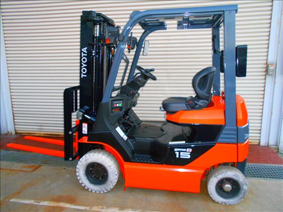 1.5t バッテリー車（座席式）