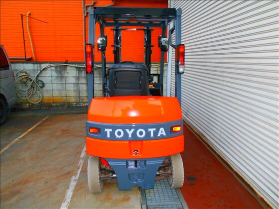 1.5t バッテリー車（座席式）