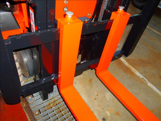 1.5t バッテリー車（座席式）