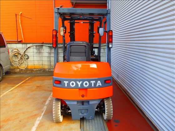 1.5t バッテリー車（座席式）