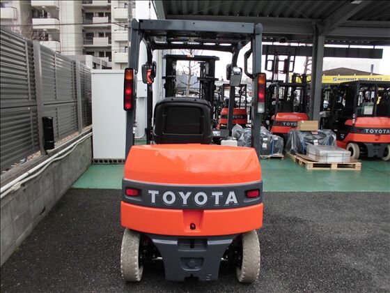 1.5t バッテリー車（座席式）