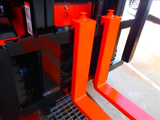 1.0t バッテリー車（座席式）