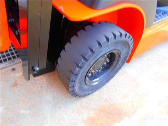 1.5t バッテリー車（座席式）