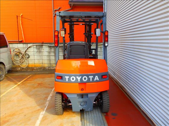 1.5t バッテリー車（座席式）