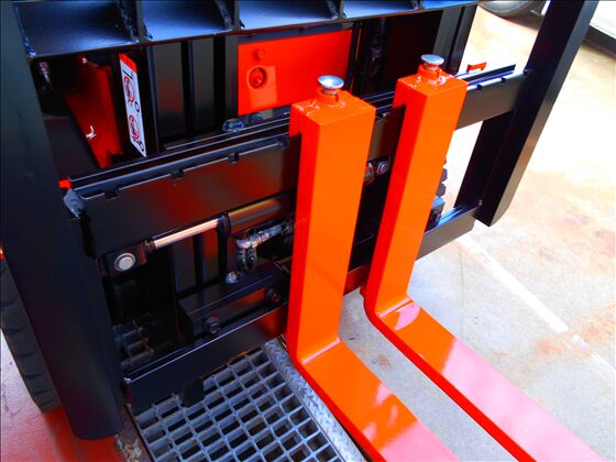 1.5t バッテリー車（座席式）