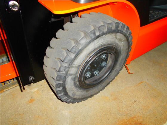 1.5t バッテリー車（座席式）