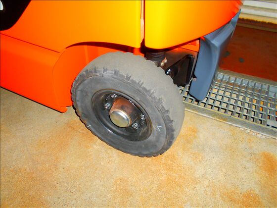 1.5t バッテリー車（座席式）