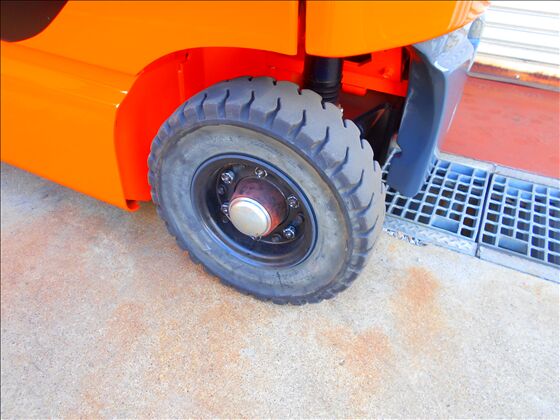 1.5t バッテリー車（座席式）