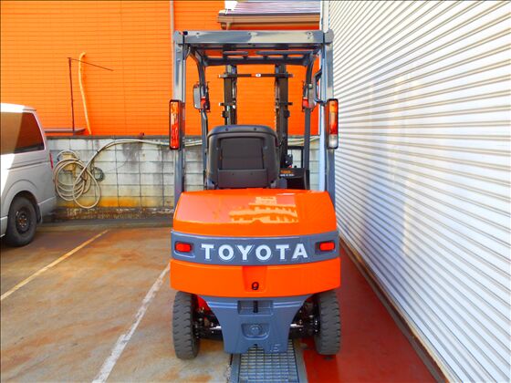 1.5t バッテリー車（座席式）