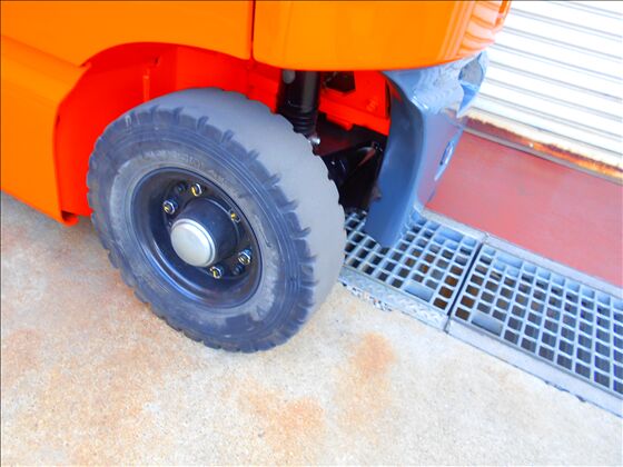 1.5t バッテリー車（座席式）