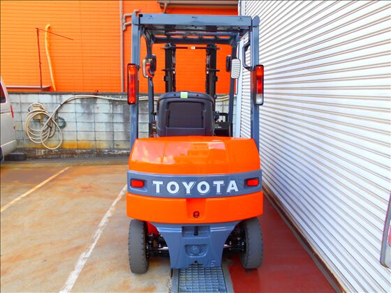 1.5t バッテリー車（座席式）