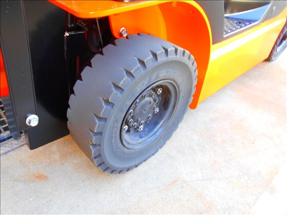 1.5t バッテリー車（座席式）