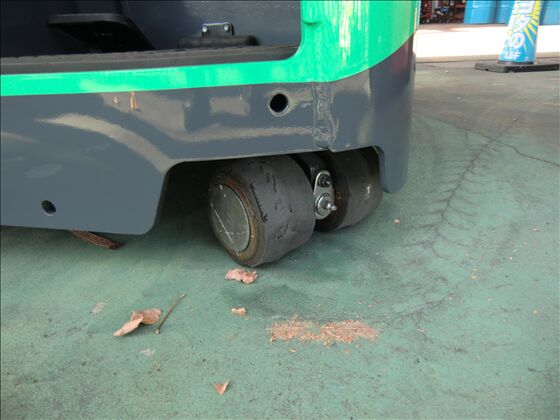 1.5t バッテリー車（立席式）