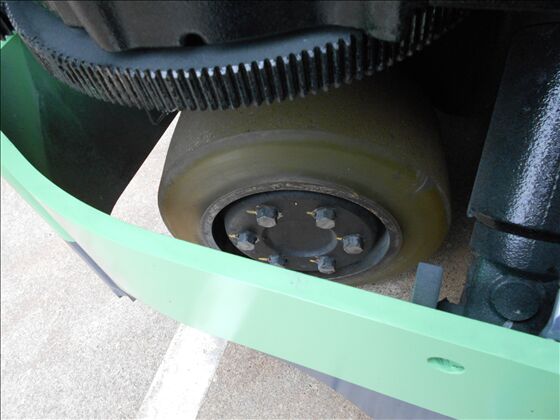 1.5t バッテリー車（立席式）