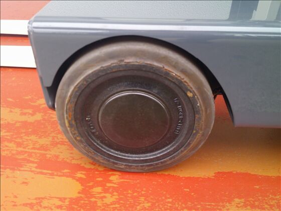 1.5t バッテリー車（立席式）