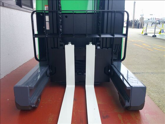 1.5t バッテリー車（立席式）