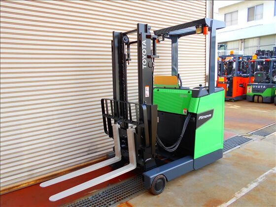 1.5t バッテリー車（立席式）