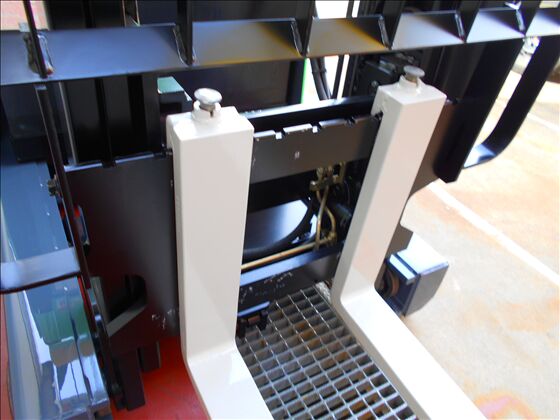 1.5t バッテリー車（立席式）