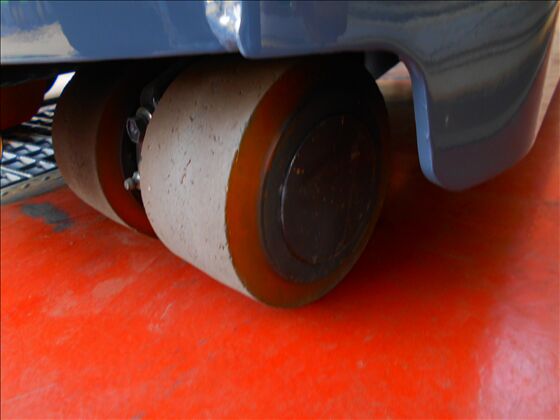 1.5t バッテリー車（立席式）