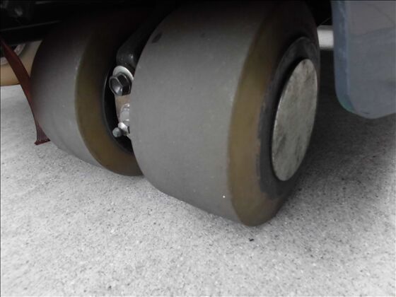 1.5t バッテリー車（立席式）