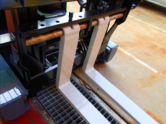 1.5t バッテリー車（立席式）