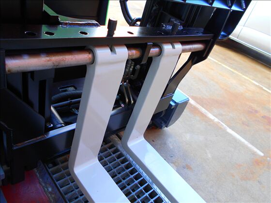 1.5t バッテリー車（立席式）