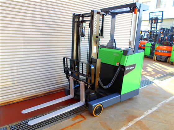 1.5t バッテリー車（立席式）