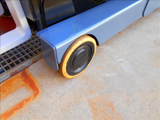 1.5t バッテリー車（立席式）