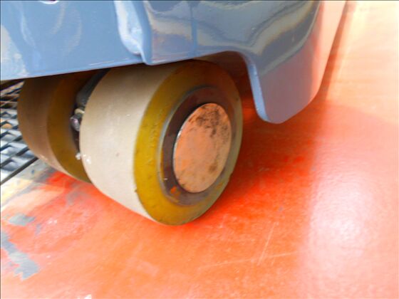 1.5t バッテリー車（立席式）