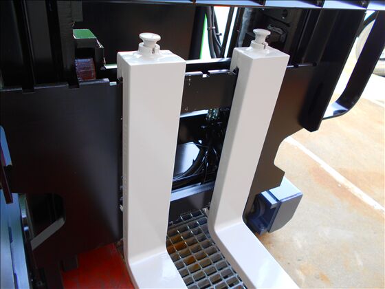 1.5t バッテリー車（立席式）