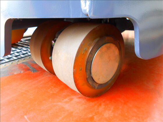 1.5t バッテリー車（立席式）