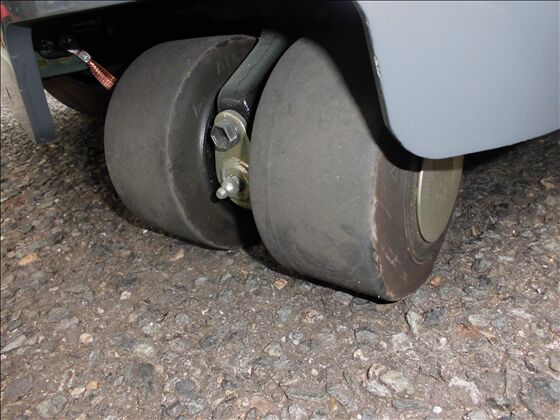 1.5t バッテリー車（立席式）